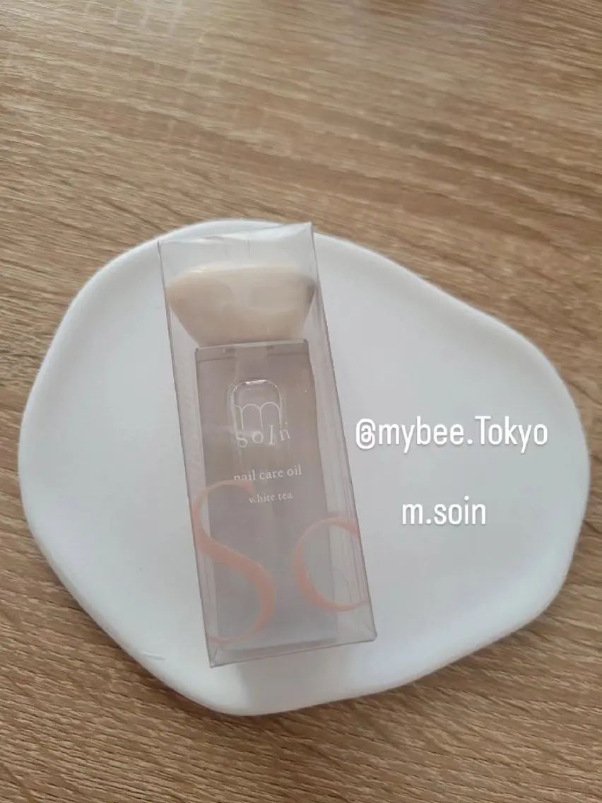 ネイル ホワイト nail room  eu.  Hiroeのネイルデザイン