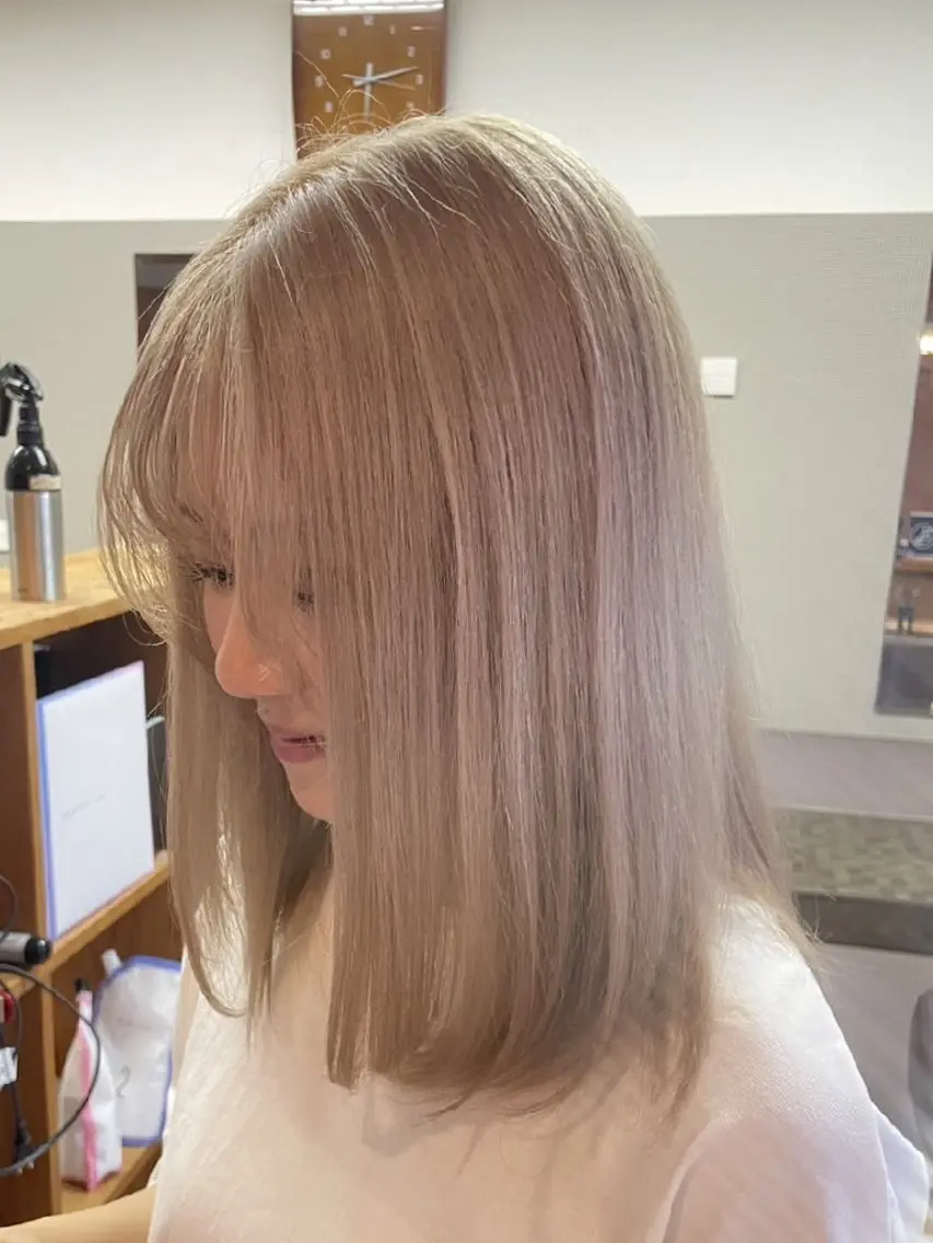 セミロング レイヤーカット 柏 康孝のヘアスタイル