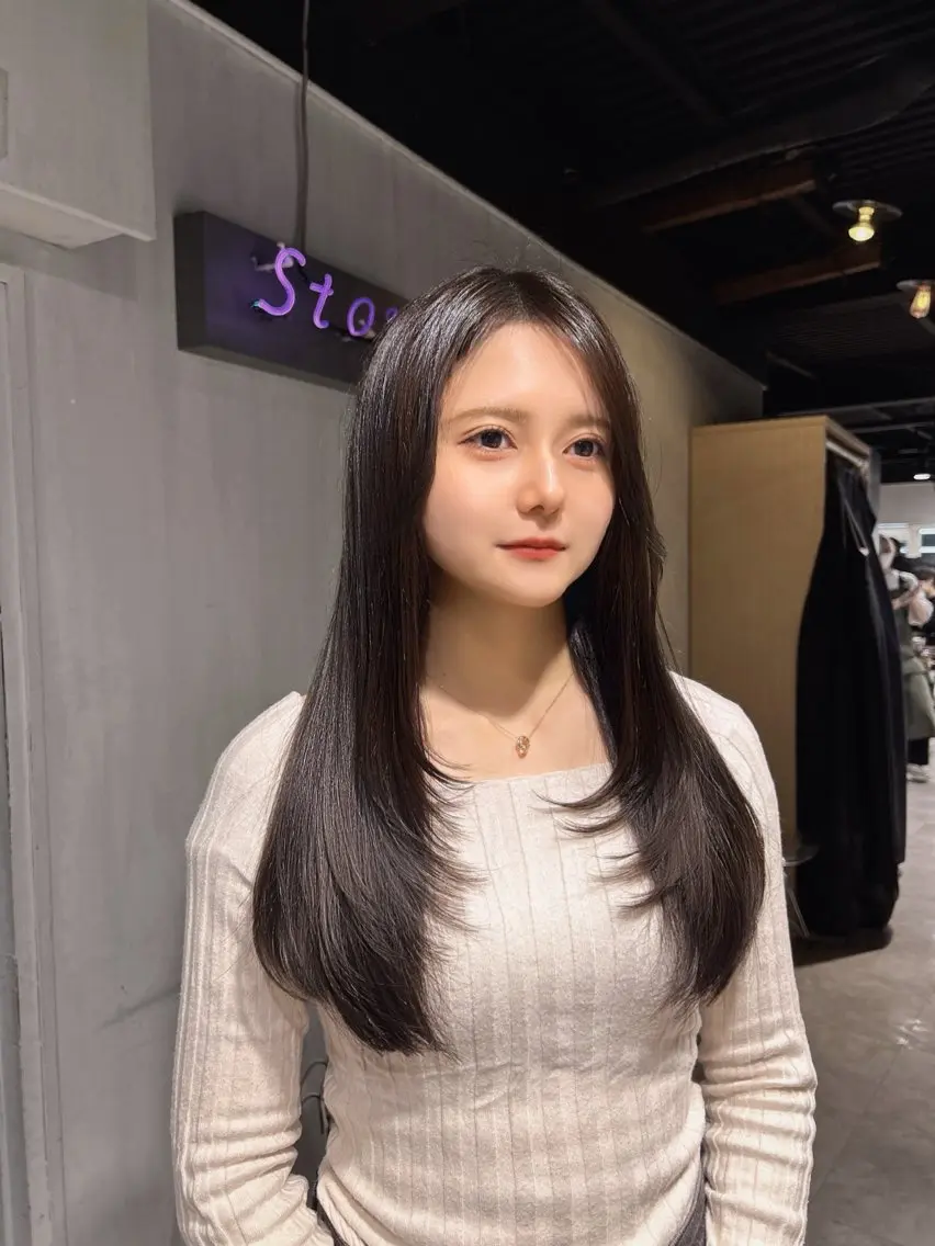 ロング 韓国風カラー 卒業式のヘアスタイル ハッシュカット 韓国風ヘア レイヤーカット MEI🎀レイヤー 🎀韓国styleのヘアスタイル
