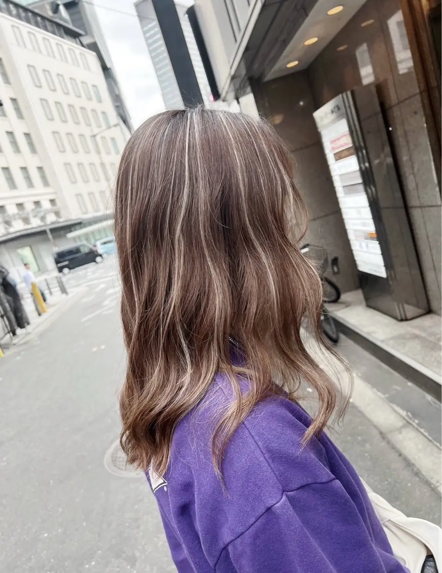 セミロング カラー ベージュカラー ハイライトカラー ハイライト 指名数No.1 /NAOYAのヘアスタイル