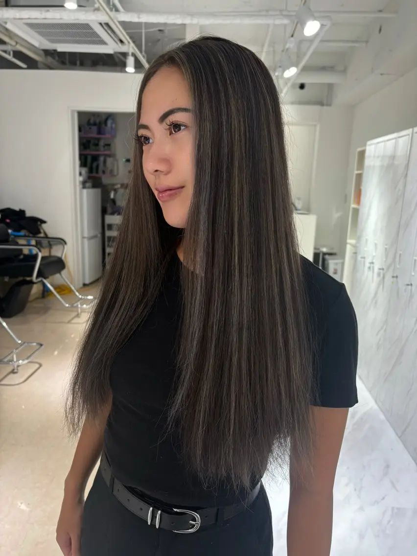 ロング レイヤーカット🤍 seriraのヘアスタイル