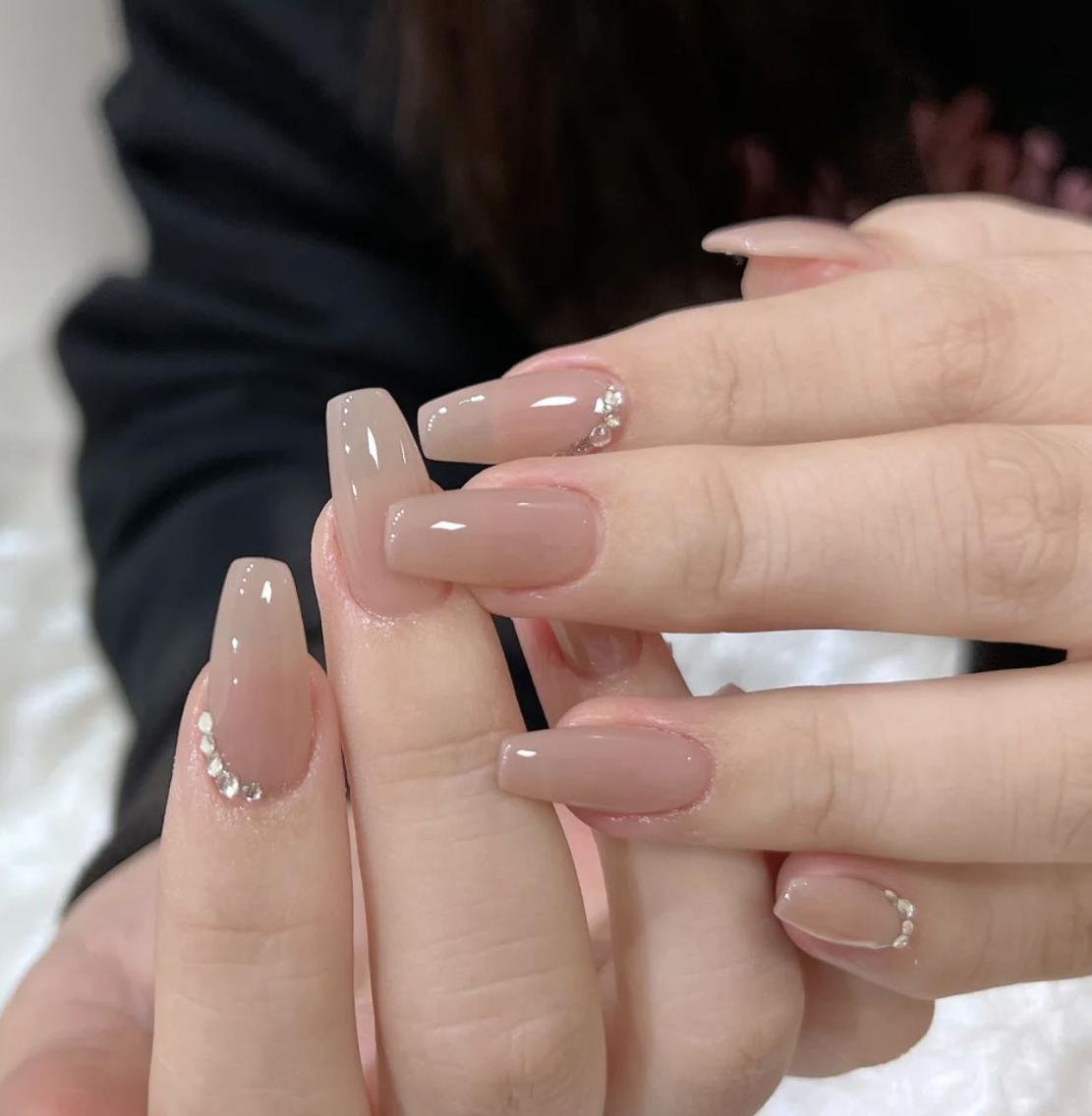 ネイル シンプルネイル Queens テイのネイルデザイン
