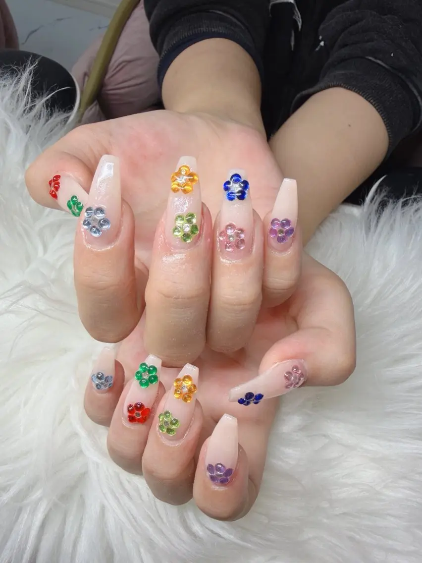 ネイル 長さ出し グラデーション 卒業式 キラキラネイル マグネットネイル Lee Nailsのネイルデザイン