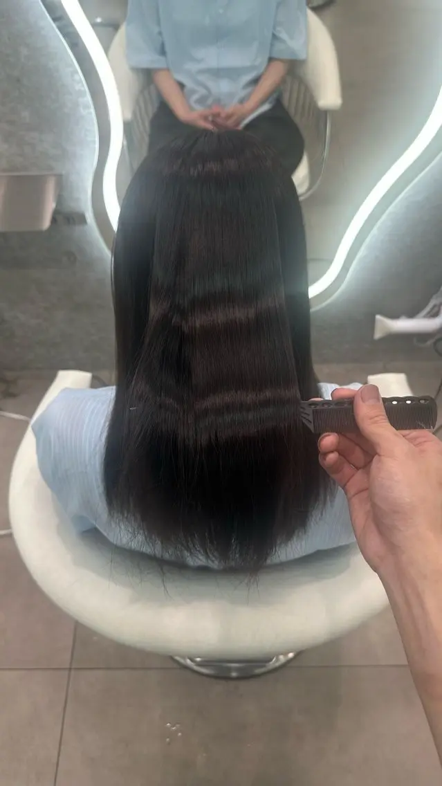 セミロング カット 縮毛矯正 トリートメント 大宮/うる艶矯正 /透明感カラー二響のヘアスタイル