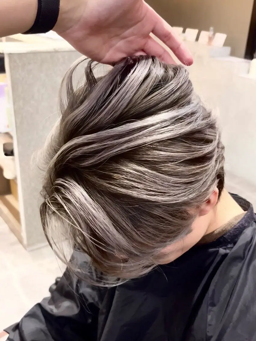 カラー メンズ メンズバレイヤージュ バレイヤージュ バレイヤージュ 宮本宗嵩のヘアスタイル