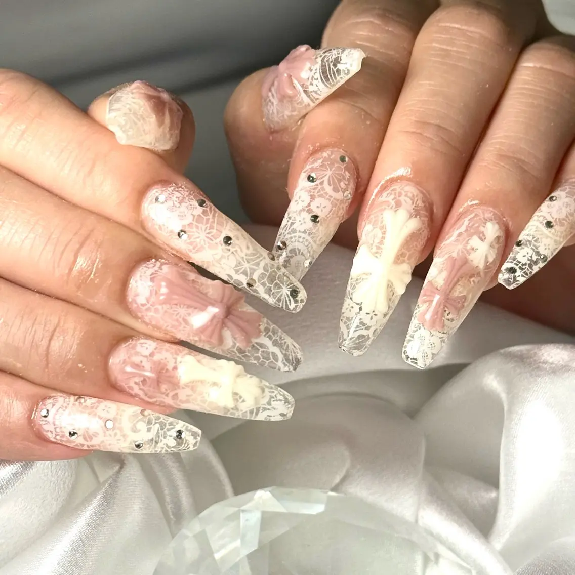 ネイル ハンドネイル ルシイ🎀新宿長さ 出しパーツ専門店のネイルデザイン