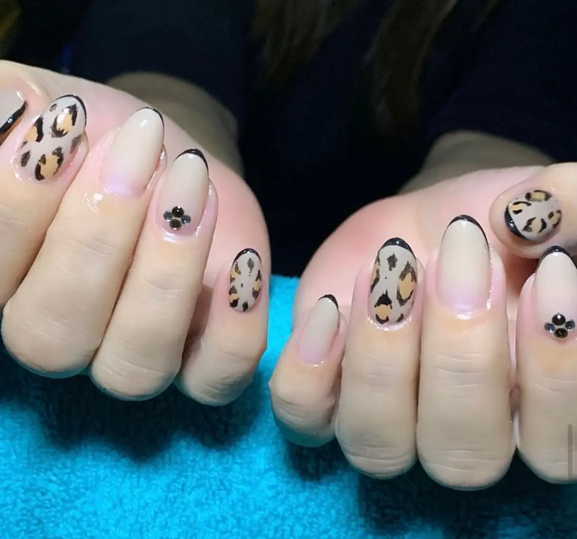 ネイル ハンドネイル フットネイル MHR nailのネイルデザイン