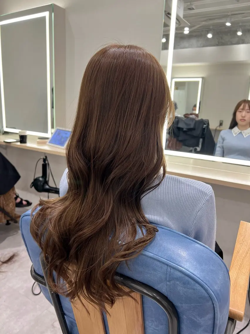 ロング カラー SOYON AYAKAのヘアスタイル