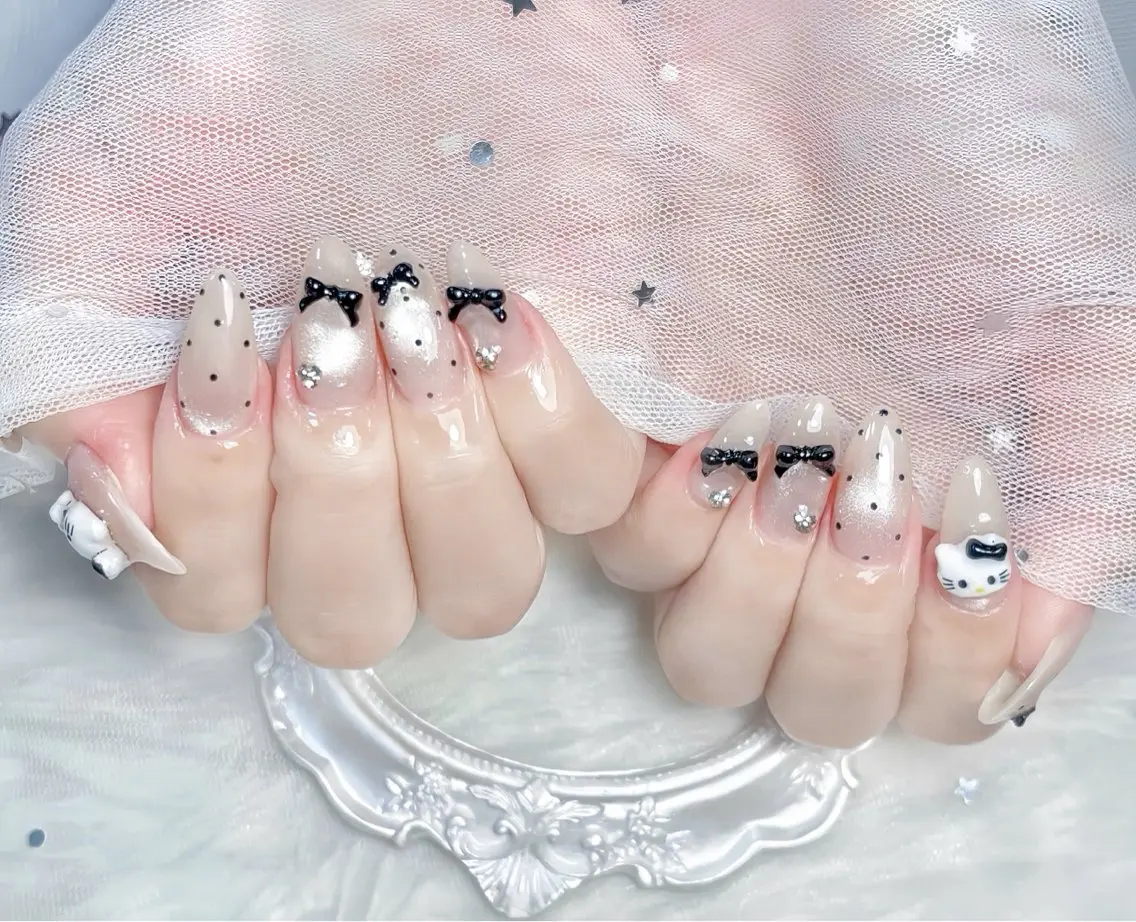 カラー ハンドネイル THANHTHANH NAILのネイルデザイン