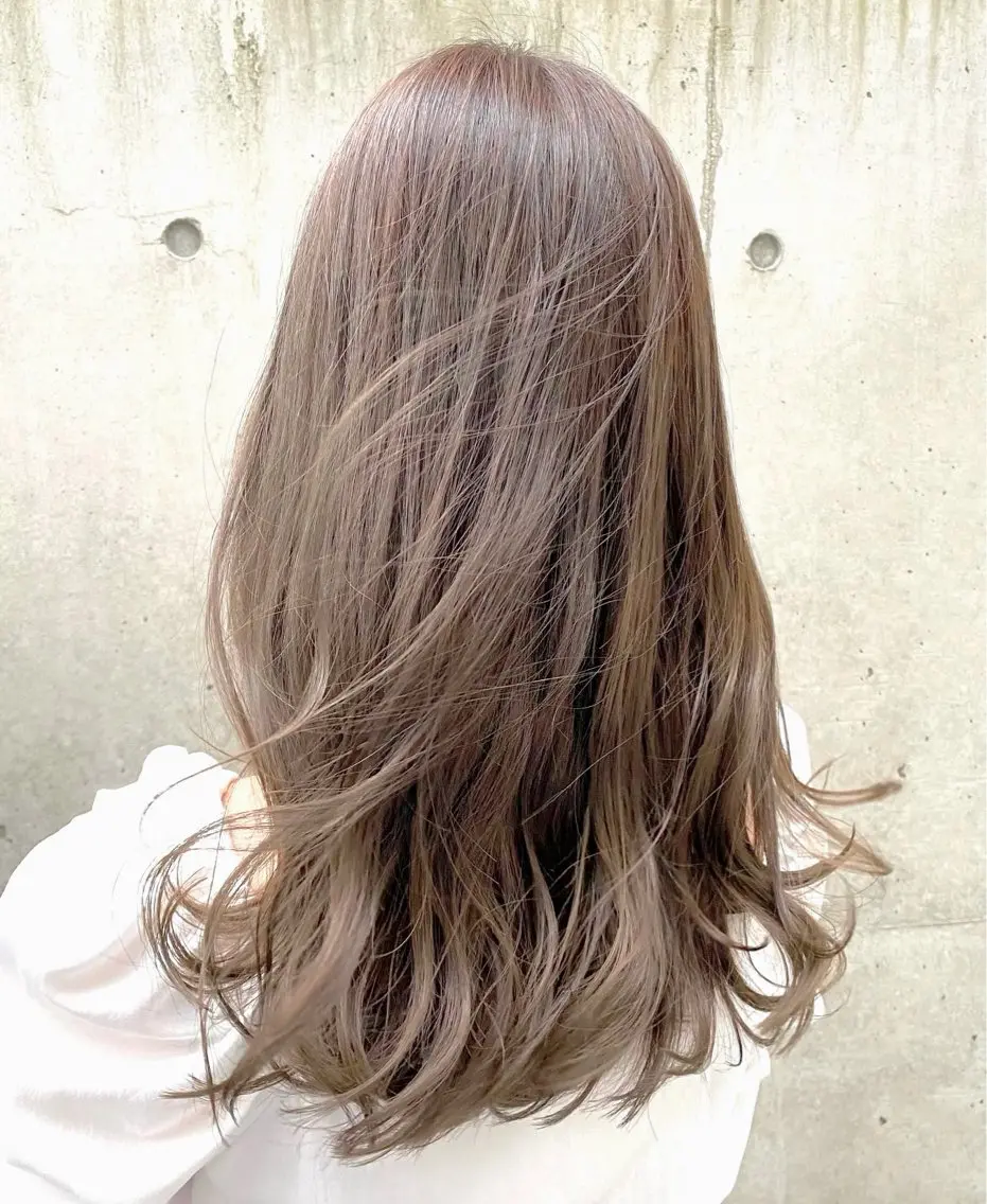 ミディアム カラー ヘアカラー トリートメント レイヤーカット /透明感カラー西田のヘアスタイル
