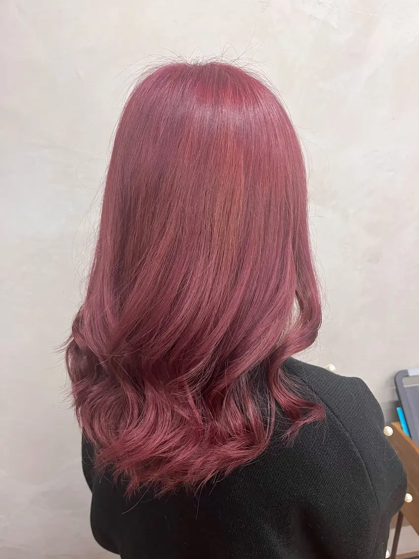 セミロング カラー レッドカラー カット ヘアカラー ⭐️ airi⭐️のヘアスタイル