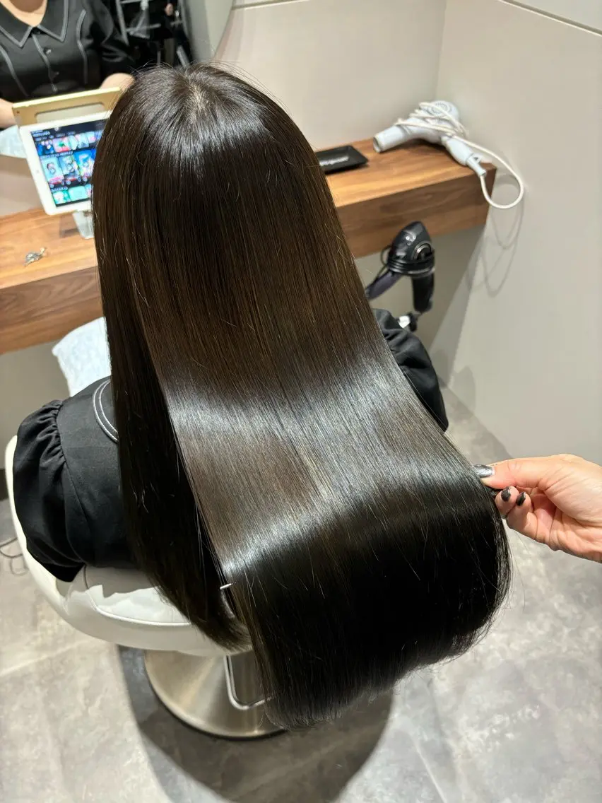 ロング ヘアカラー トリートメント 美髪ヘア 🤍erikaのヘアスタイル
