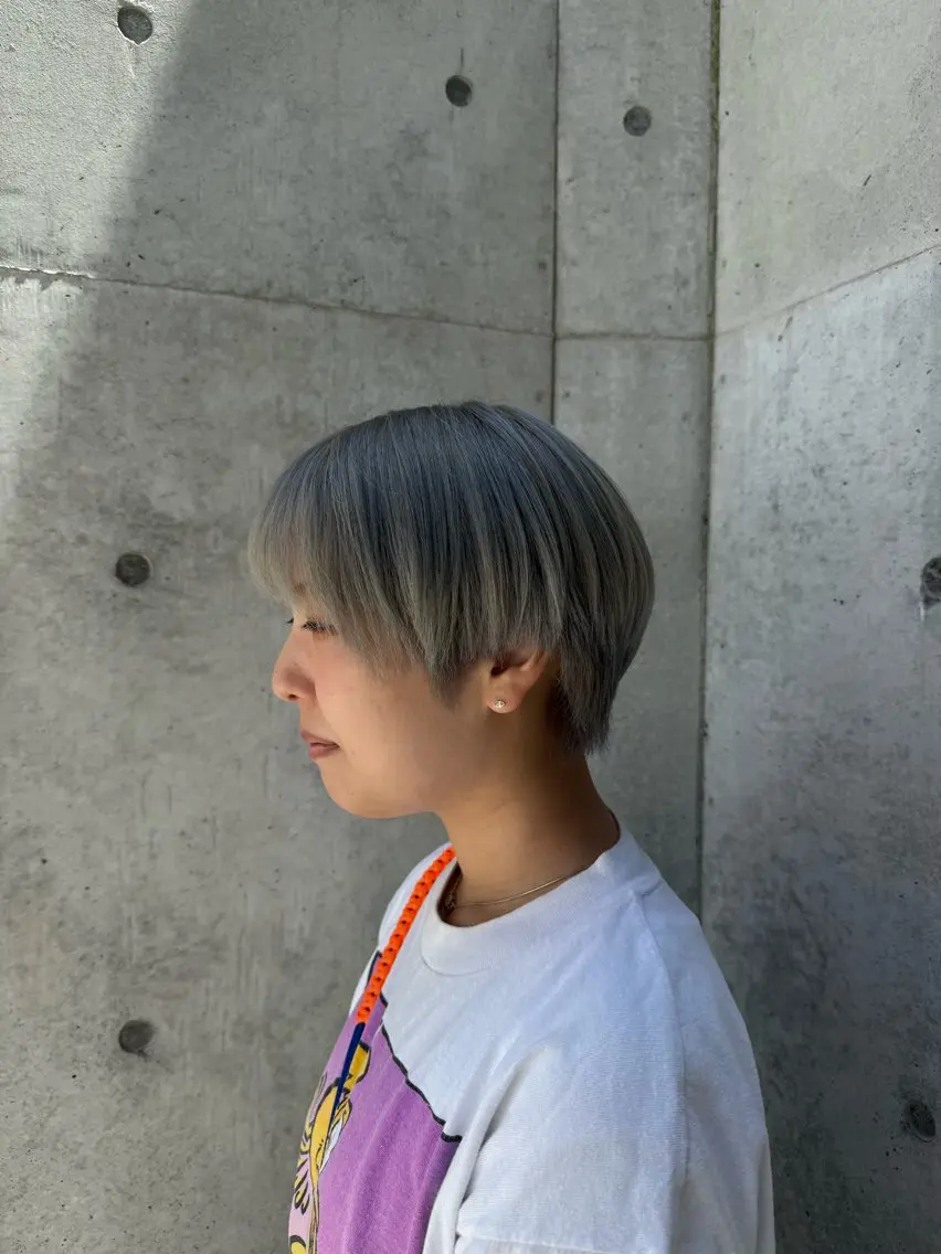 ショート カラー ブルーカラー シルバー ショートヘア 🍇おぐら めぐみ🍇のヘアスタイル