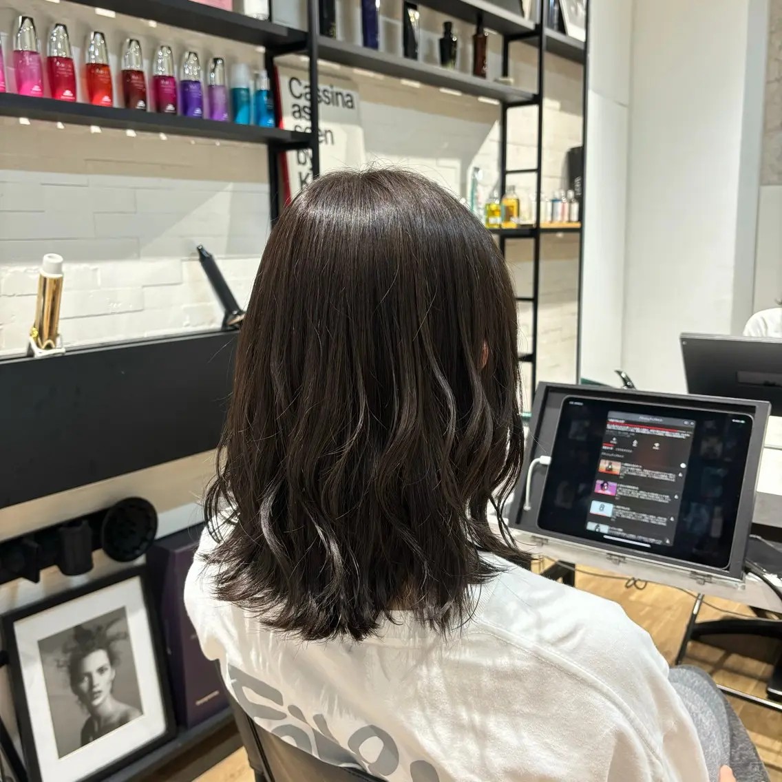 ミディアム アッシュ アッシュブラウン 柳原 沙耶のヘアスタイル