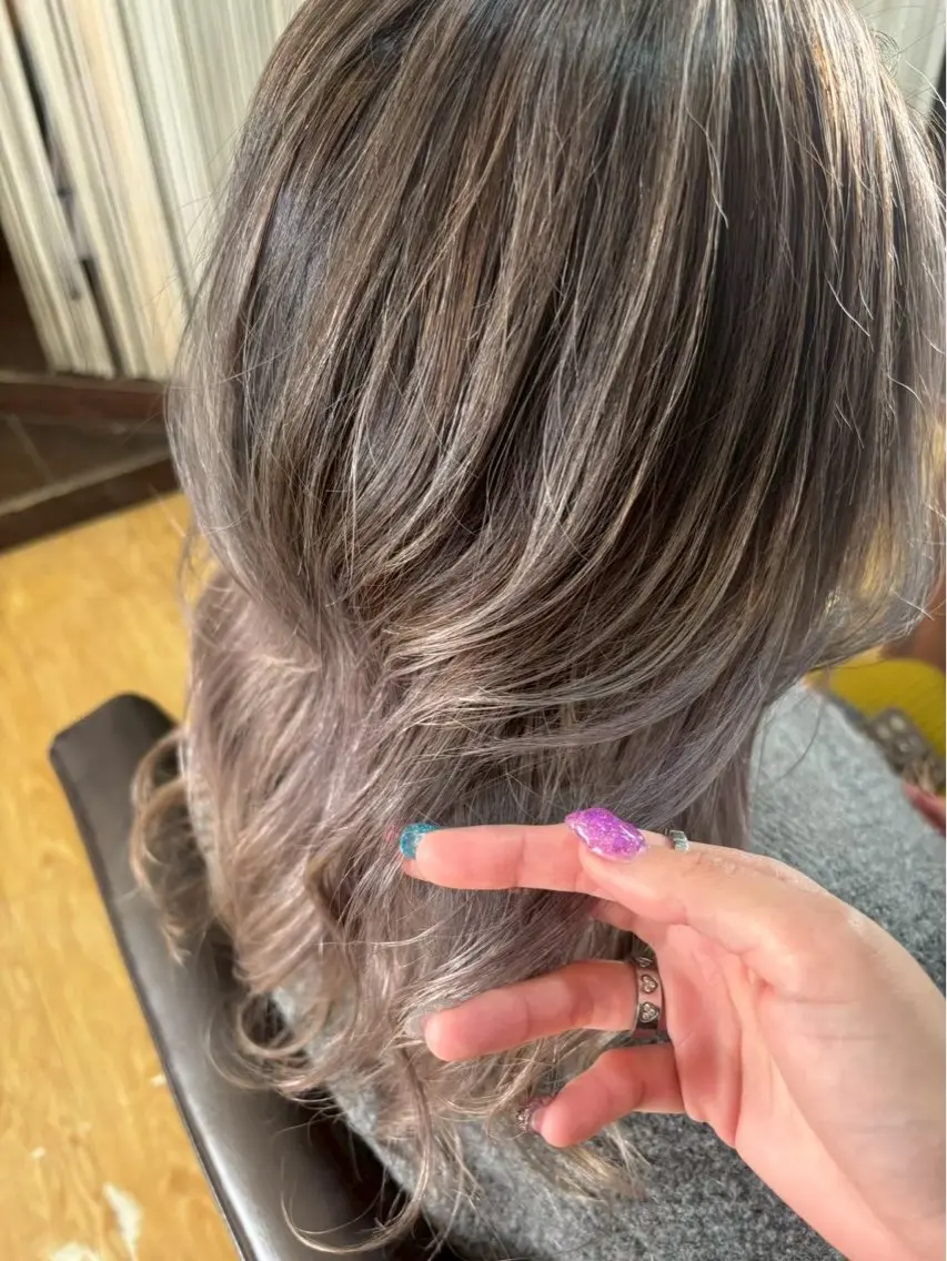 ロング ハイライト カット ヘアカラー トリートメント 透明感カラー岩出市/ Rin🎀のヘアスタイル