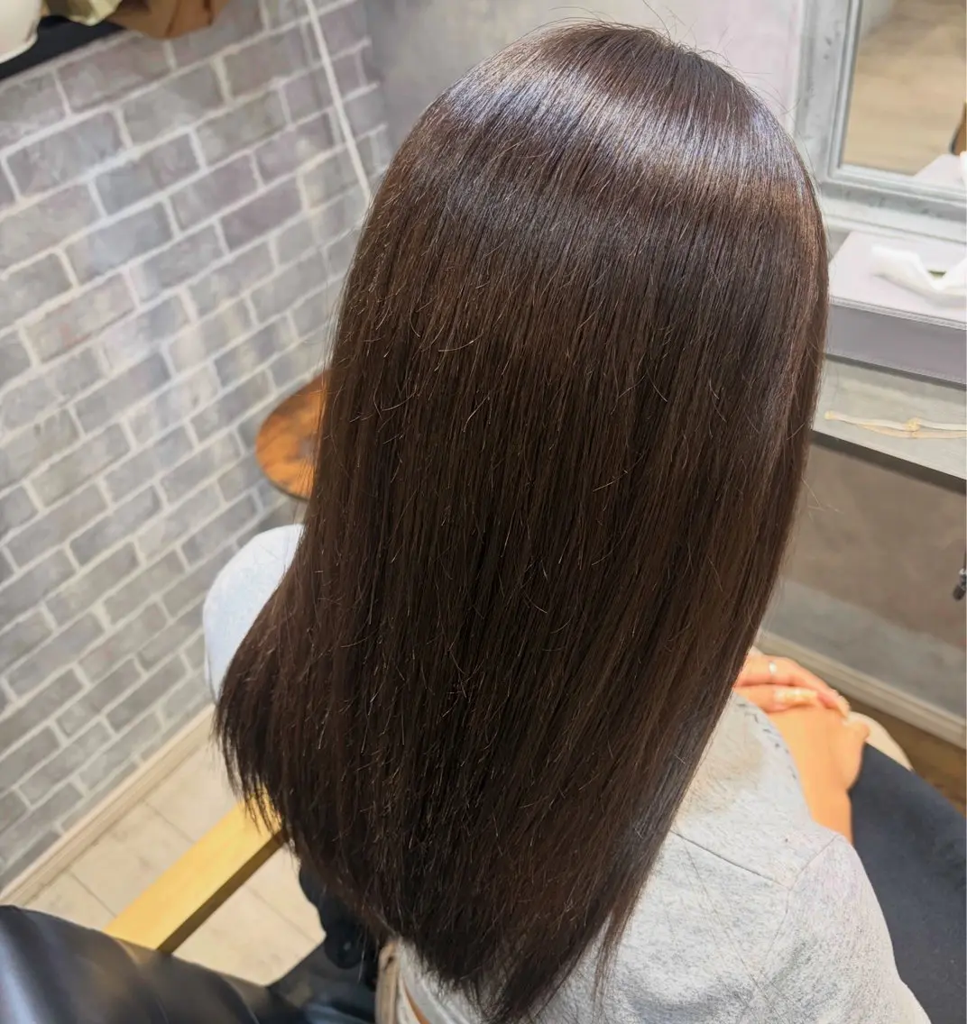 ミディアム カラー 山﨑 梓沙のヘアスタイル