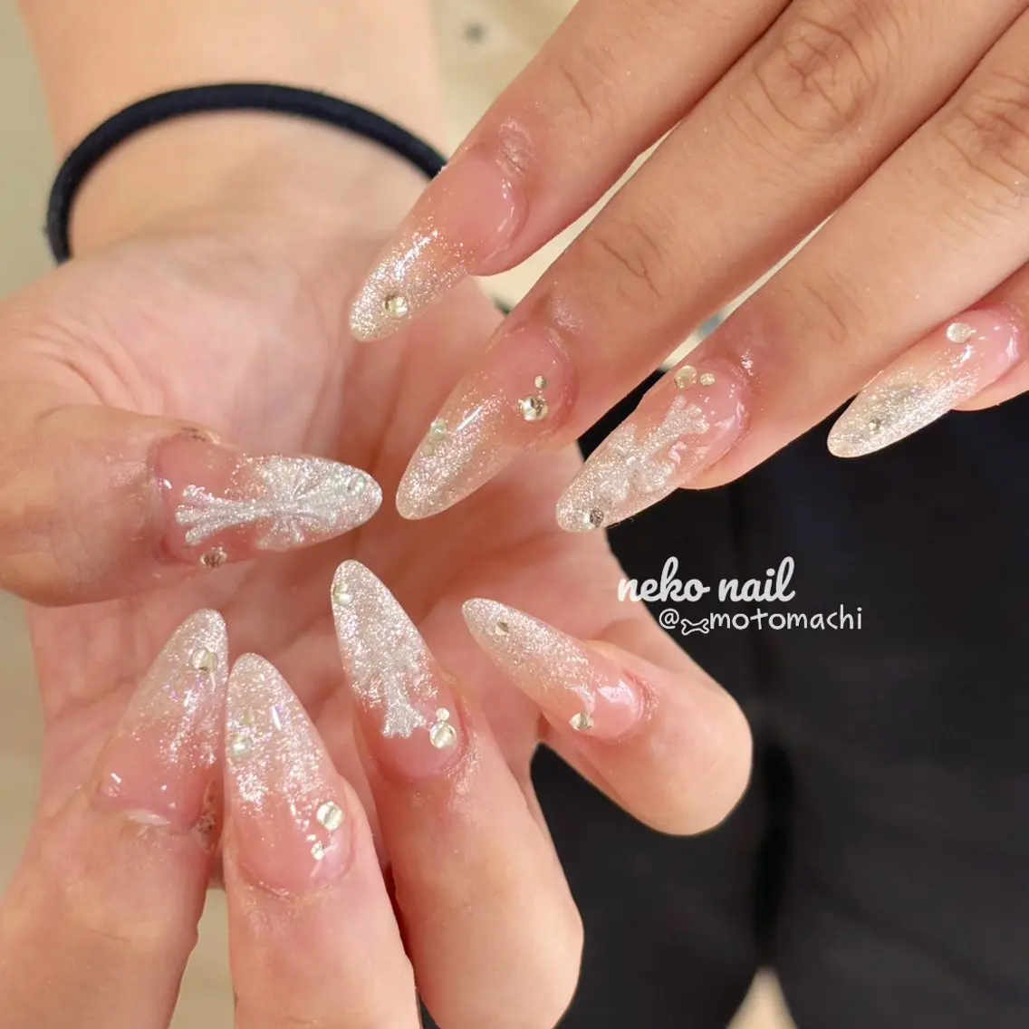 ネイル キラキラネイル ラメ(グリッター) ラメグラデーション ワンホンネイル ハンドネイル neko nailのネイルデザイン