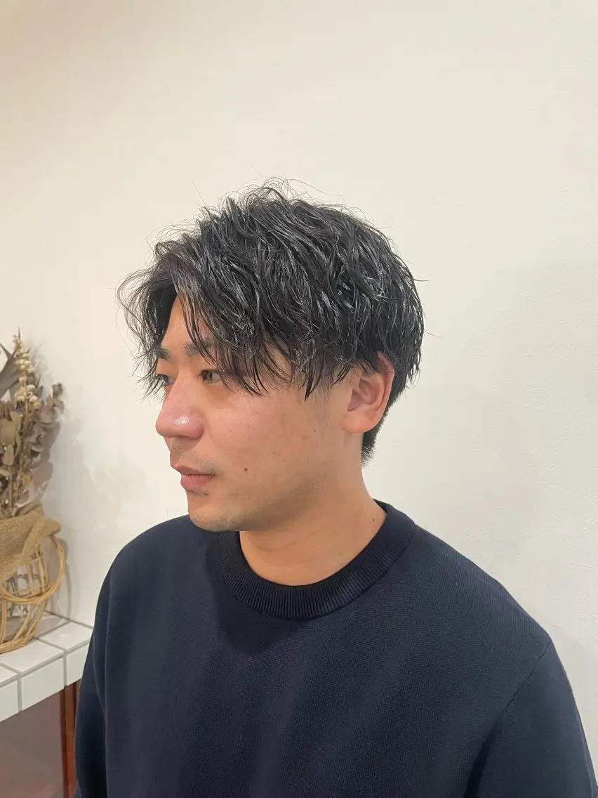 パーマ 岡田 駿也のヘアスタイル