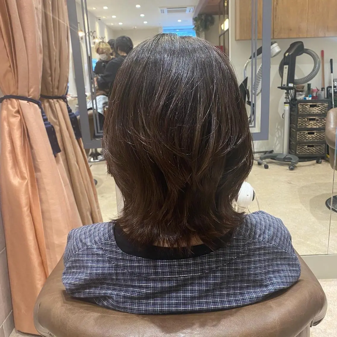 ミディアム カラー 辻出 綾弥のヘアスタイル