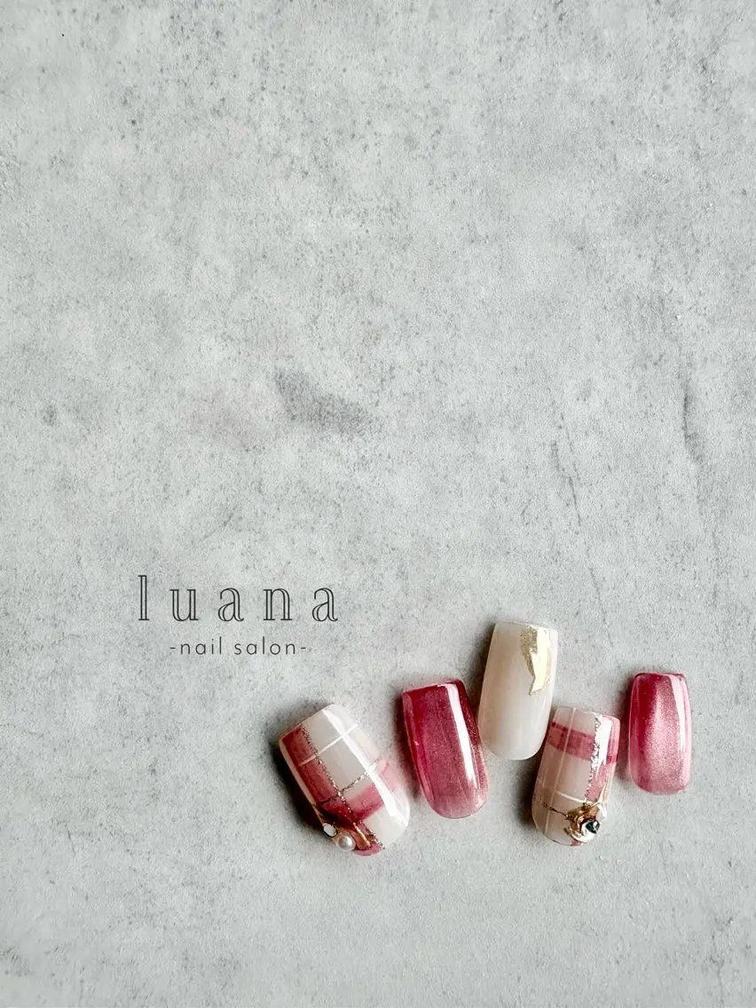 ネイル フットネイル ジェルネイル 韓国ネイル マグネットネイル 持ち込み ハンドネイル luana ネイルサロンのネイルデザイン