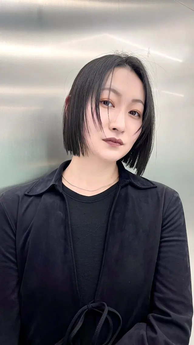 ショート 顔周りカット レイヤーカット 石塚 瑛里菜のヘアスタイル