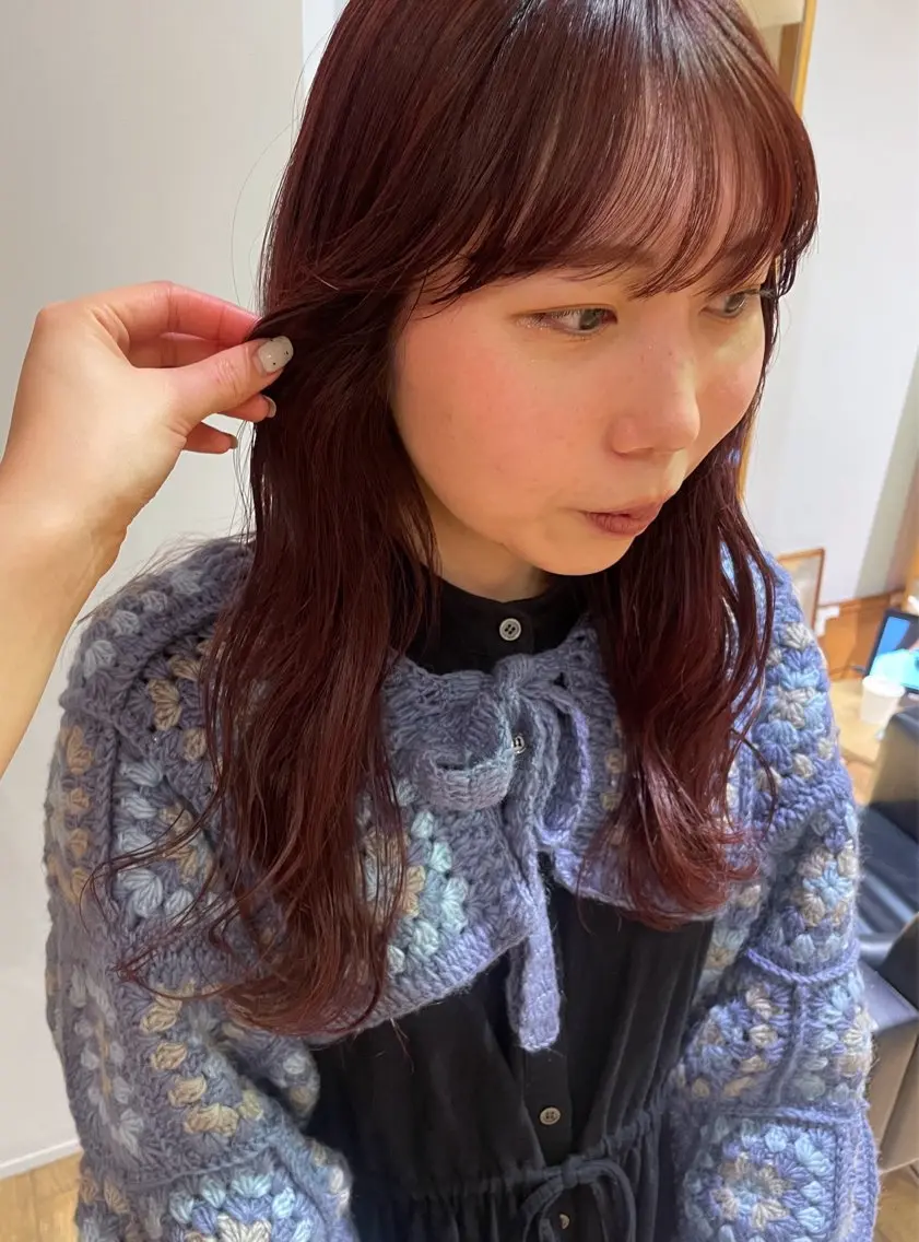 ミディアム カラー 顔まわりレイヤー レイヤーカット カット ヘアカラー 大橋 芽衣のヘアスタイル