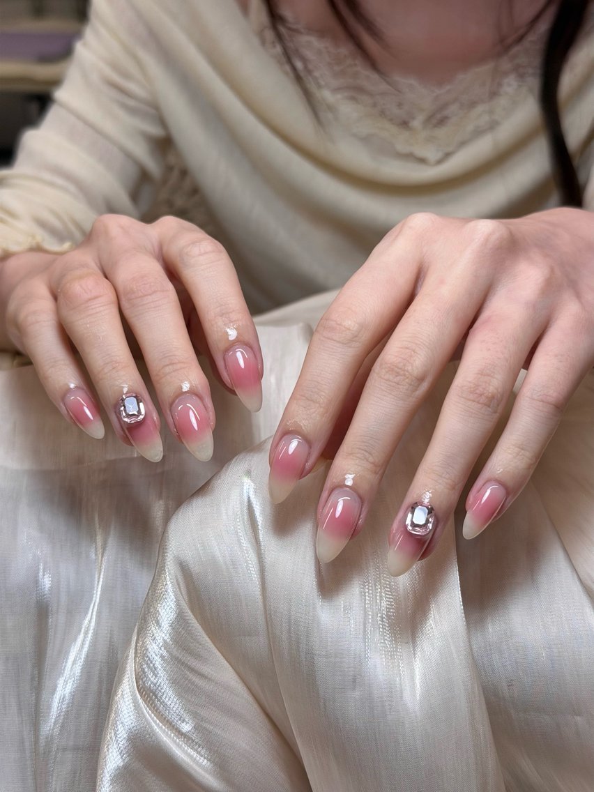 ネイル ハンドネイル YUNIA NAILのネイルデザイン
