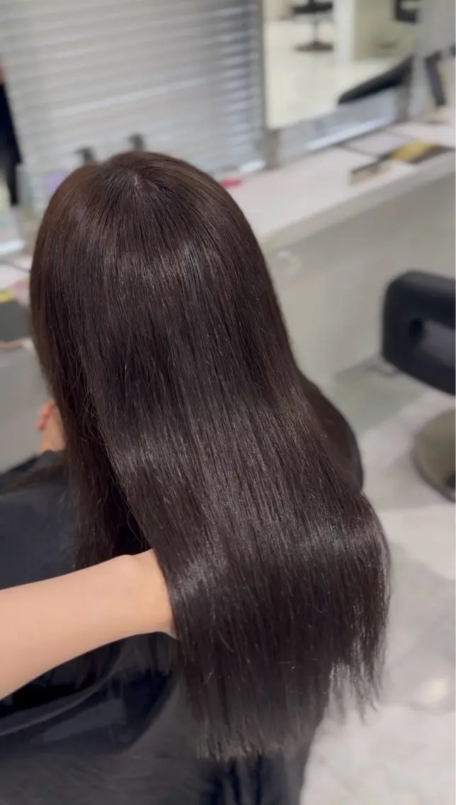 カラー ヘアカラー トリートメント オリーブ/ワンホン SHIONのヘアスタイル
