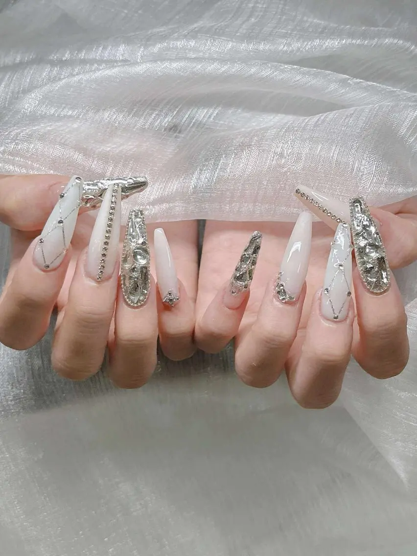ネイル ハンドネイル Lee Nailsのネイルデザイン