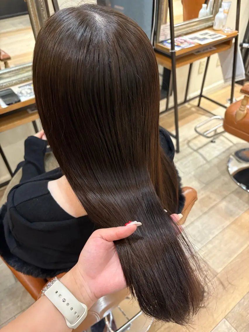 セミロング カラー カット ヘアカラー しおり🍬 KOKORO🤍のヘアスタイル