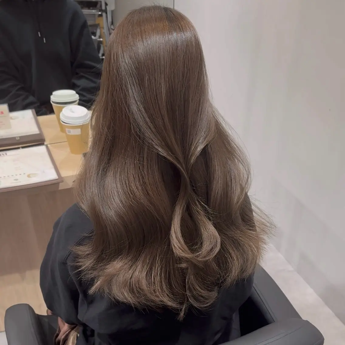 ロング カラー 透明感カラー グレージュ 韓国風ヘア レイヤーカット 小顔カット 片山 輝のヘアスタイル