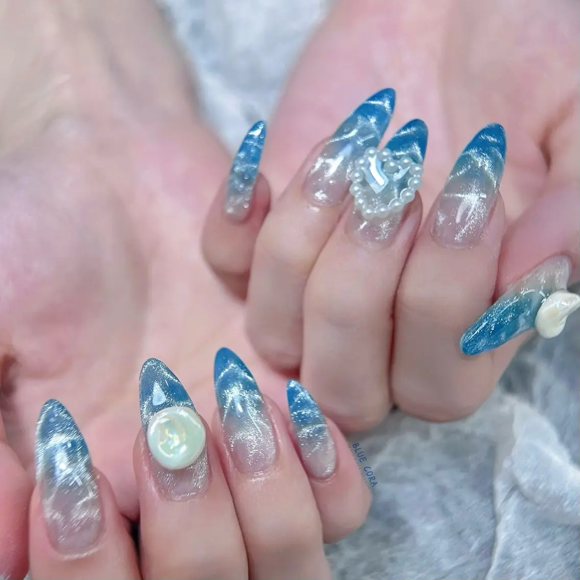 ネイル ハンドネイル ハンドケア BLUE CORAのネイルデザイン