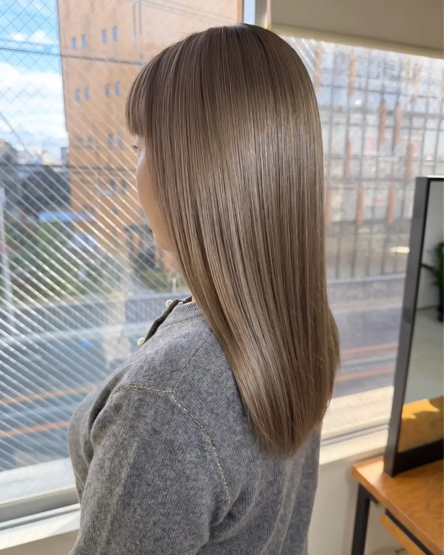 ロング カラー カット ヘアカラー トリートメント 桃木 杏奈のヘアスタイル