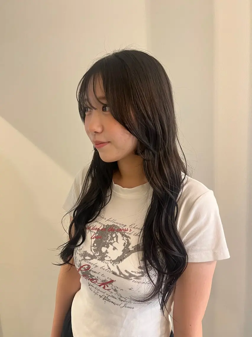ロング 顔周りカット カット ヘアカラー 山本 彩香のヘアスタイル