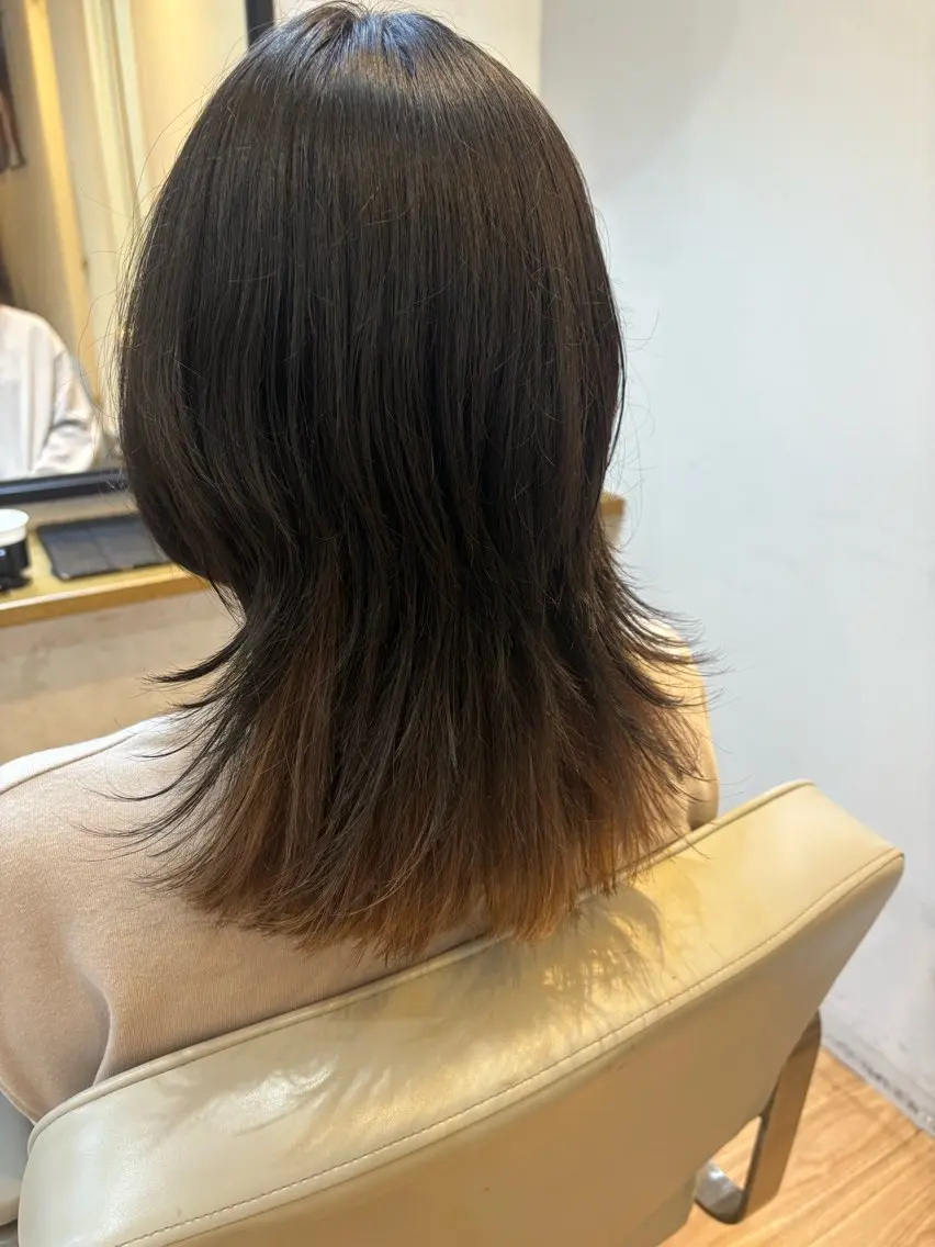 セミロング ヘアカラー 韓国ヘアー🇰🇷 MIWAのヘアスタイル