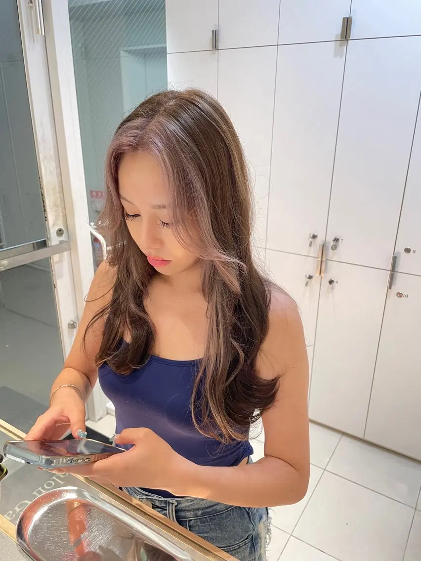ロング カラー ヘアアレンジ ミストバング ブリーチ  フェイスフレーミング 縮毛矯正 ヘアカラー トリートメント ヘッドスパ ヘアセット 艶カラー✨縮毛矯正✨ 翁長孝輔のヘアスタイル