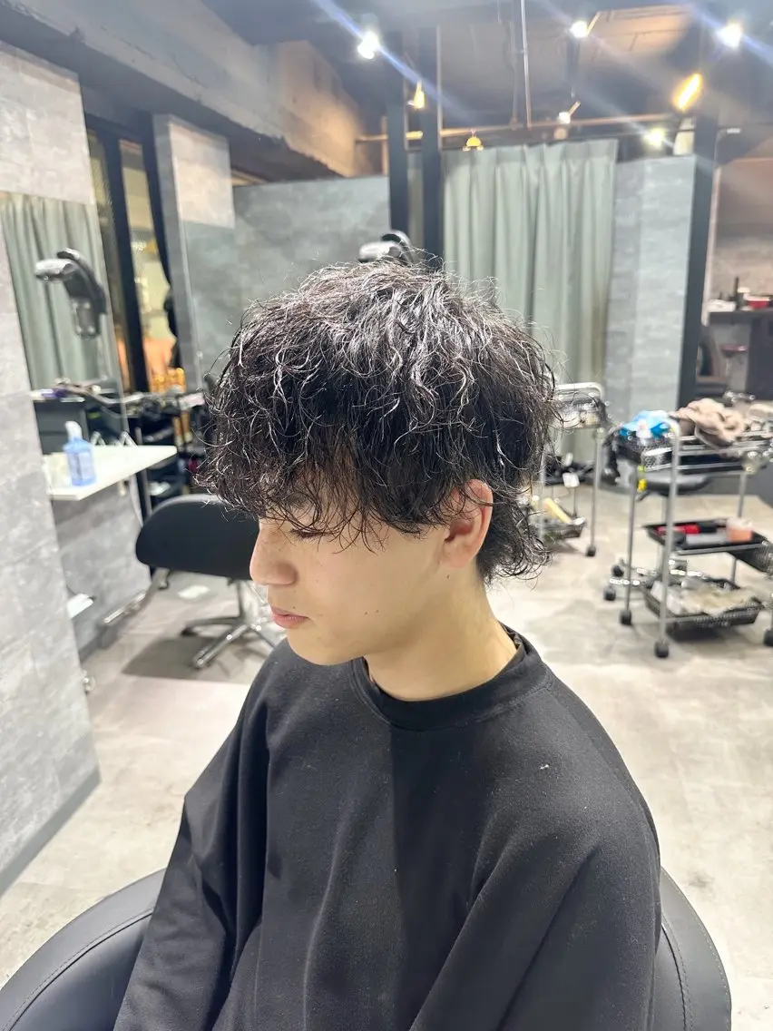 ミディアム ミディアムパーマ 外国人風カラー ハイライト レイヤーカット 師藤 達也のヘアスタイル
