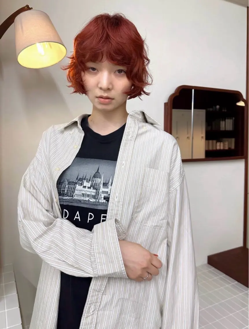 ショート カラー パーマ ハイライトカラー レッドカラー ボブ 顔まわりレイヤー ハイライト カット ヘアカラー パーマ トリートメント パーマ /レイヤー 榛地渉馬 /矢場町のヘアスタイル