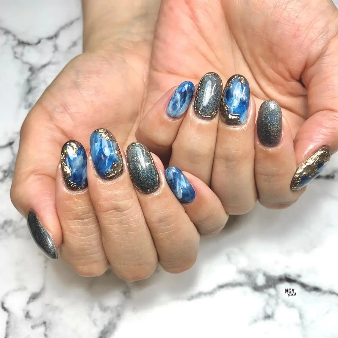 ネイル ブルー ジェルネイル キラキラネイル 韓国ネイル ラメ(グリッター) ハンドネイル NAIL NOWのネイルデザイン