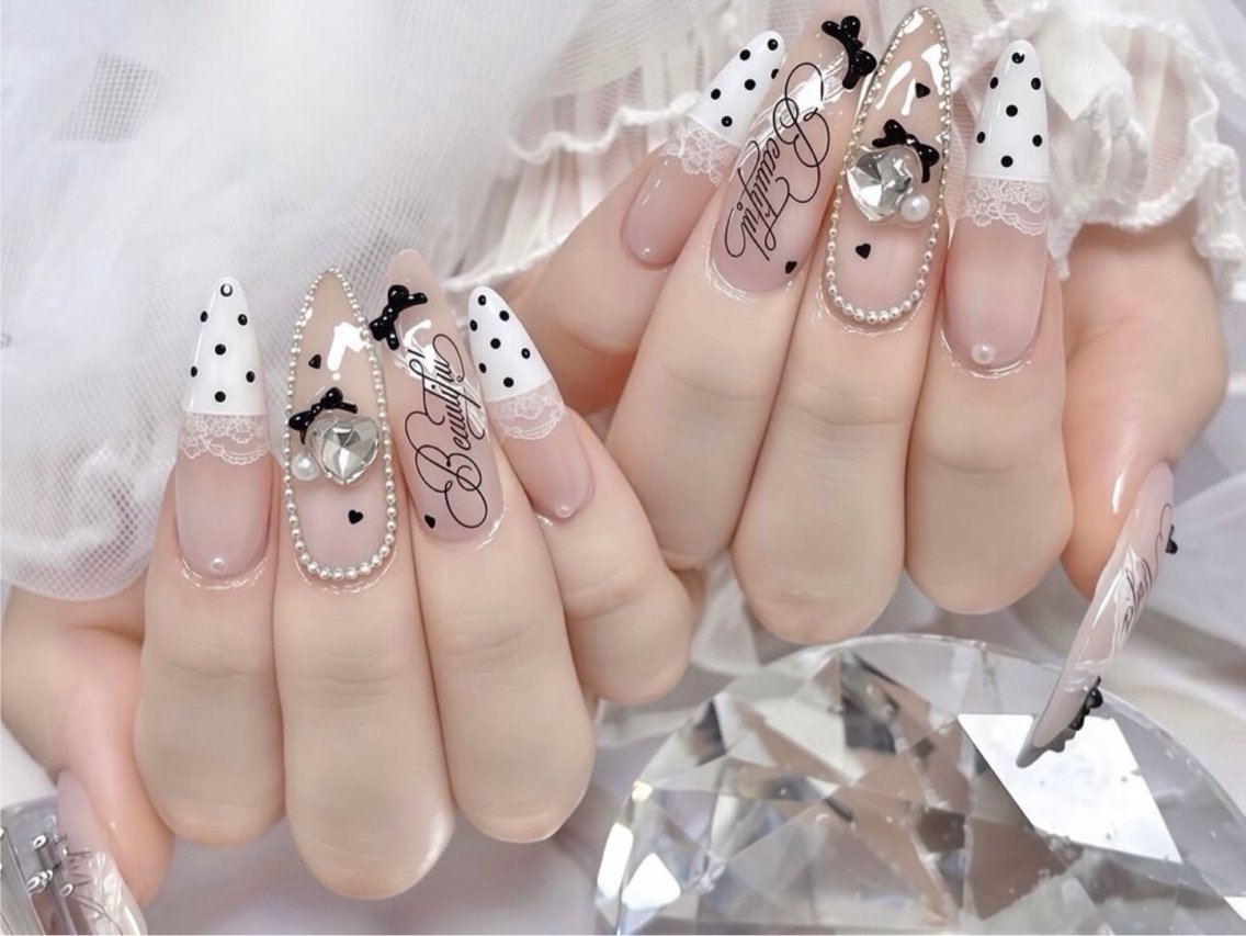 ネイル ハンドネイル NYRA ちゃん YIA Nail 2のネイルデザイン