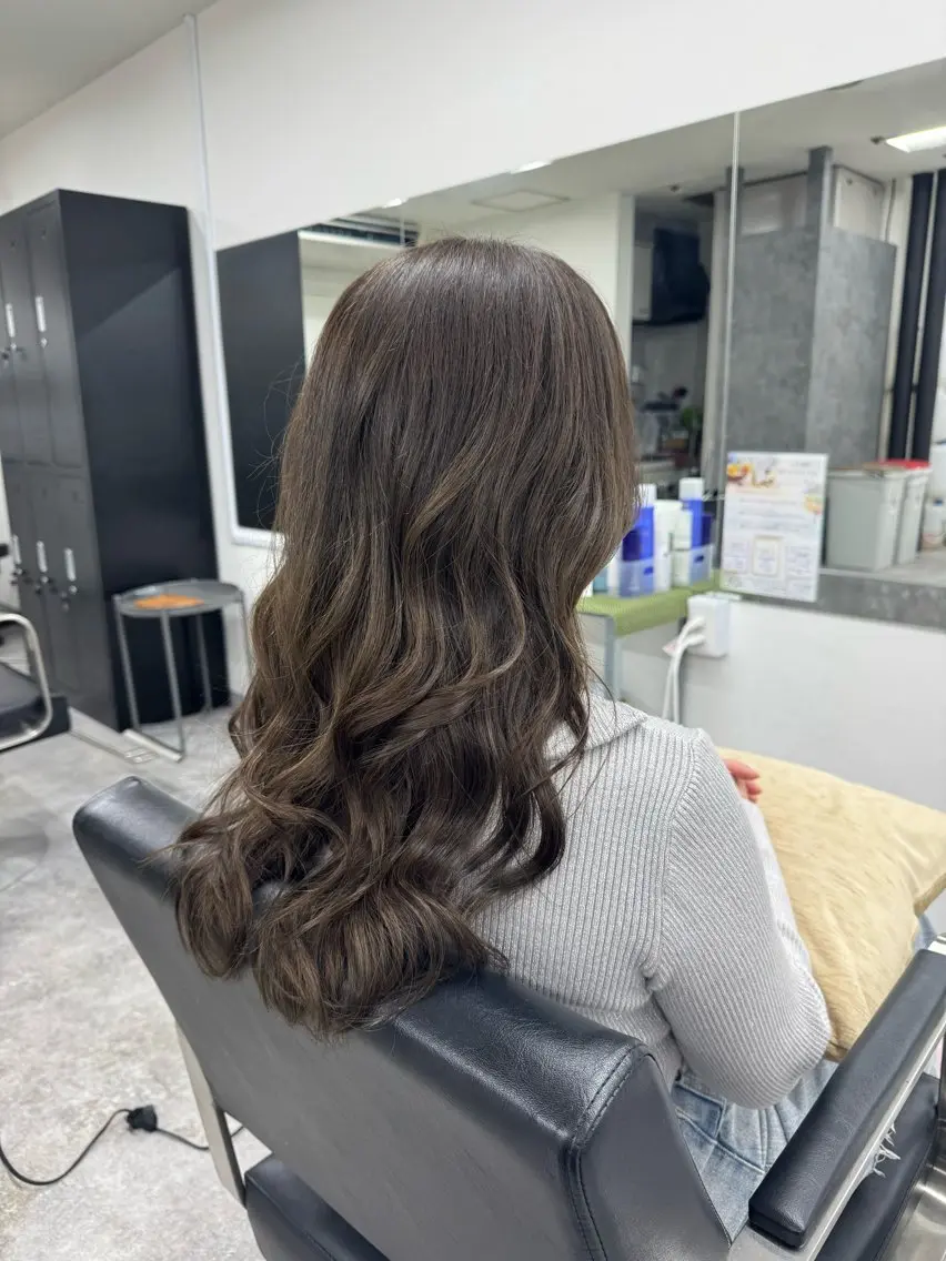 ロング カラー 透明感カラー 髪質改善メニュー 長井 美佐子のヘアスタイル