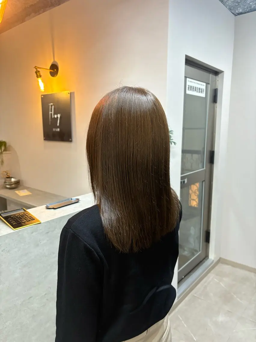 セミロング カラー カット ヘアカラー トリートメント しゅり Flag hairのヘアスタイル