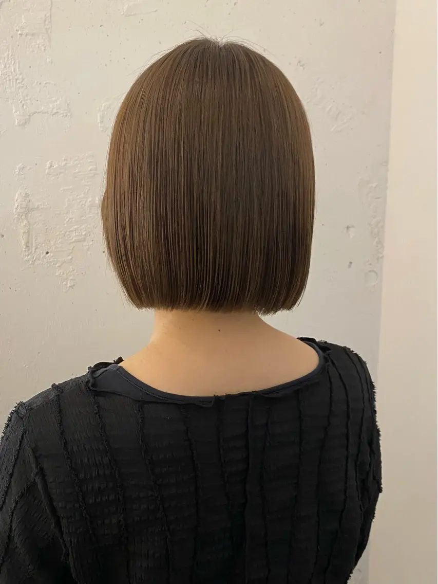 ショート カラー ベージュカラー ボブ カット ヘアカラー トリートメント 関 桃萌果のヘアスタイル