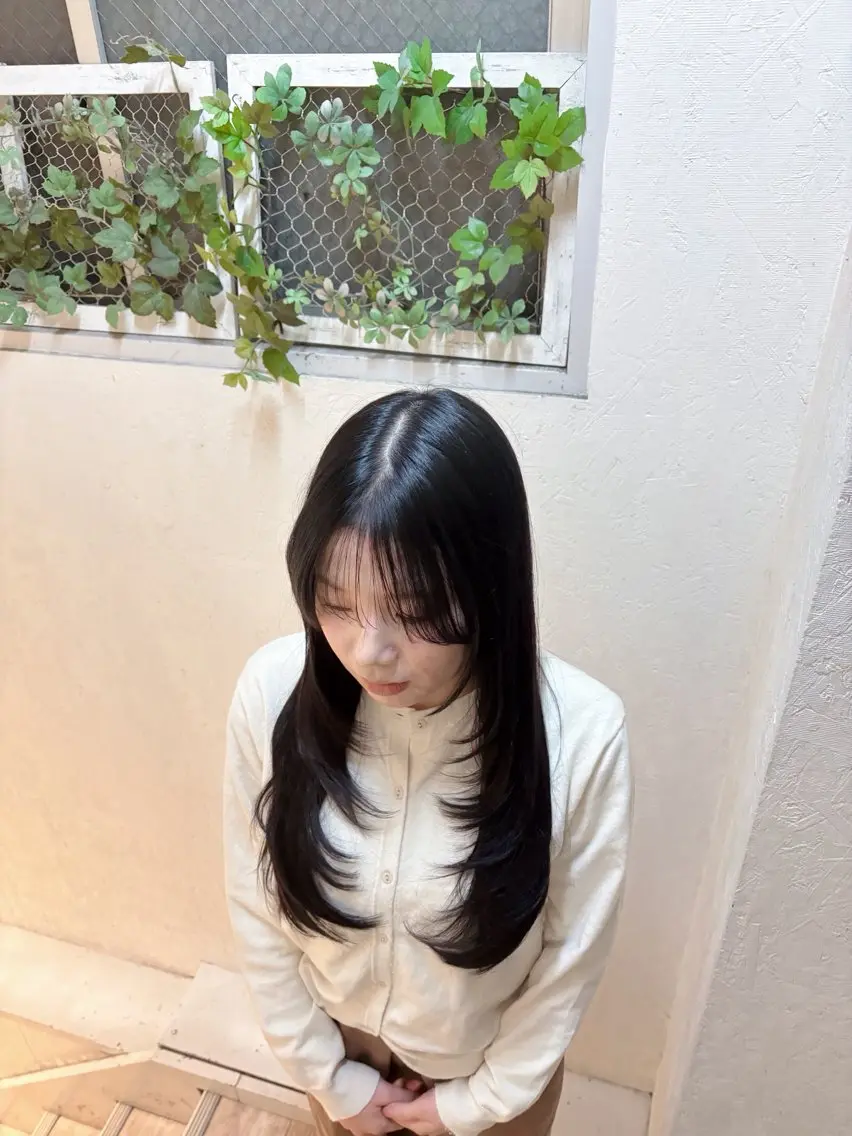ロング カラー ロングレイヤー 透明感カラー 顔周りカット 韓国風ヘア レイヤーカット カット ヘアカラー トリートメント 上窪 創貴のヘアスタイル