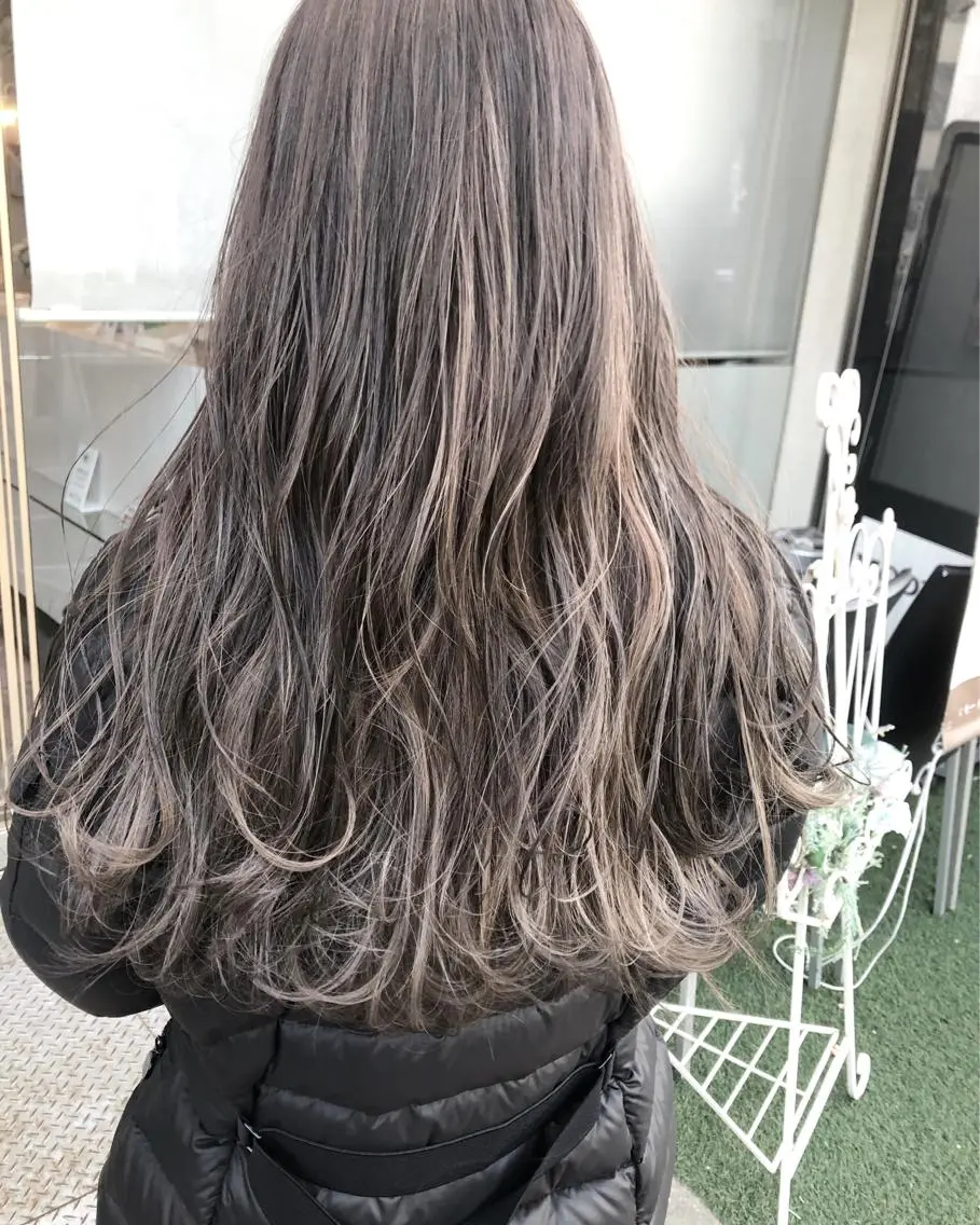 外国人風カラー✨カット、ハイライト、アディクシーカラー、トリートメントの写真