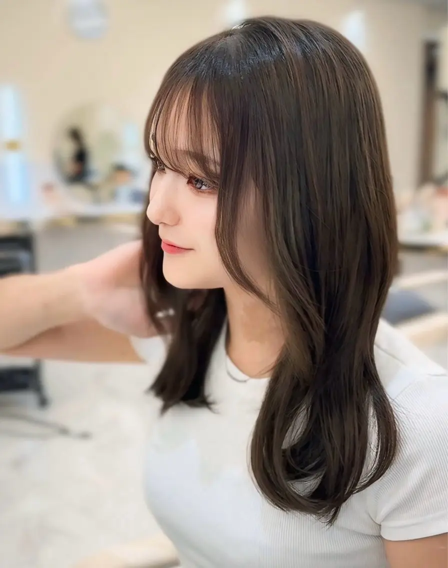 ミディアム カラー ベージュカラー オリーブベージュ ヘアカラー レイヤー/韓国ヘア 角岡泉希のヘアスタイル