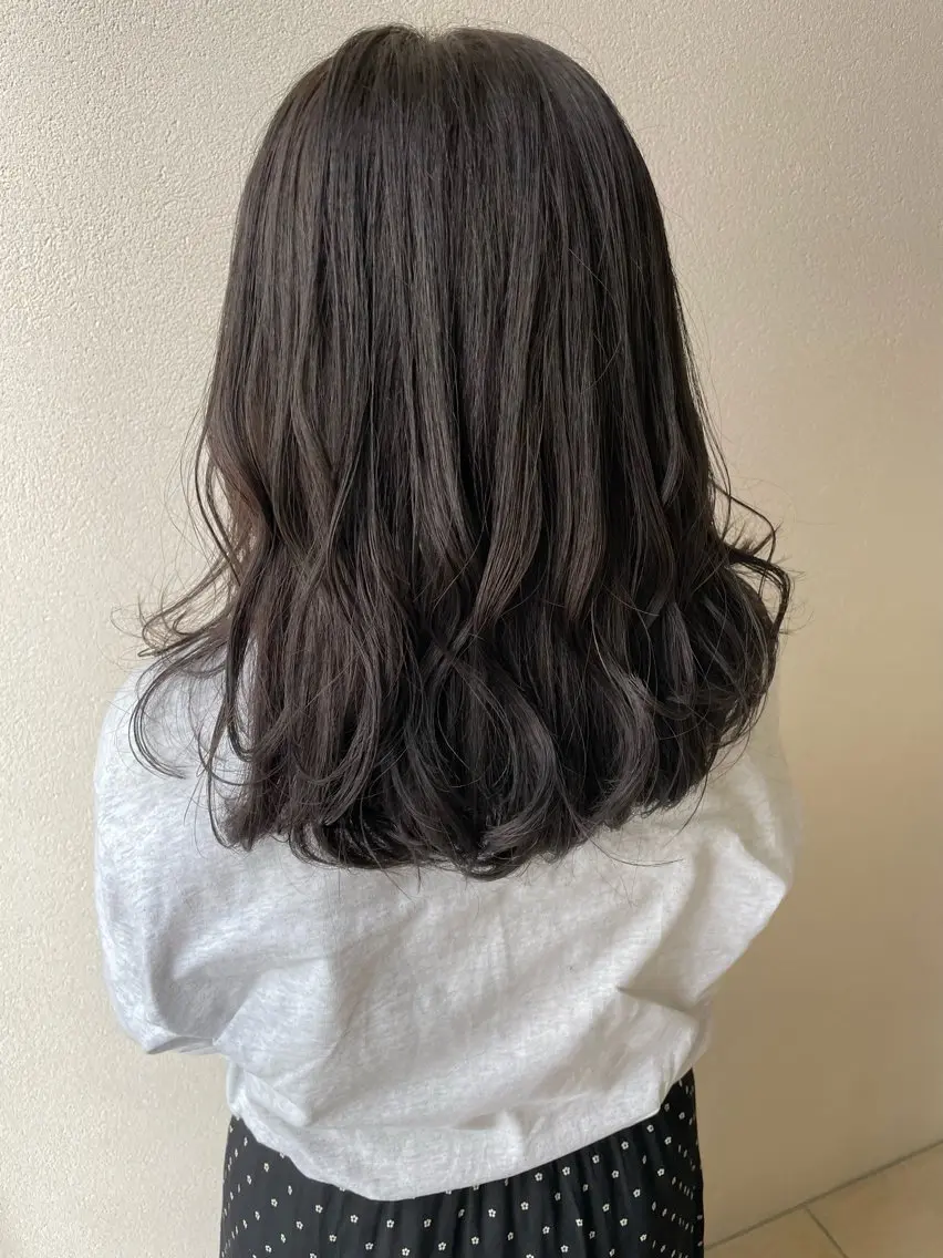 ミディアム カラー アッシュ トリートメント 沢田 瞳のヘアスタイル