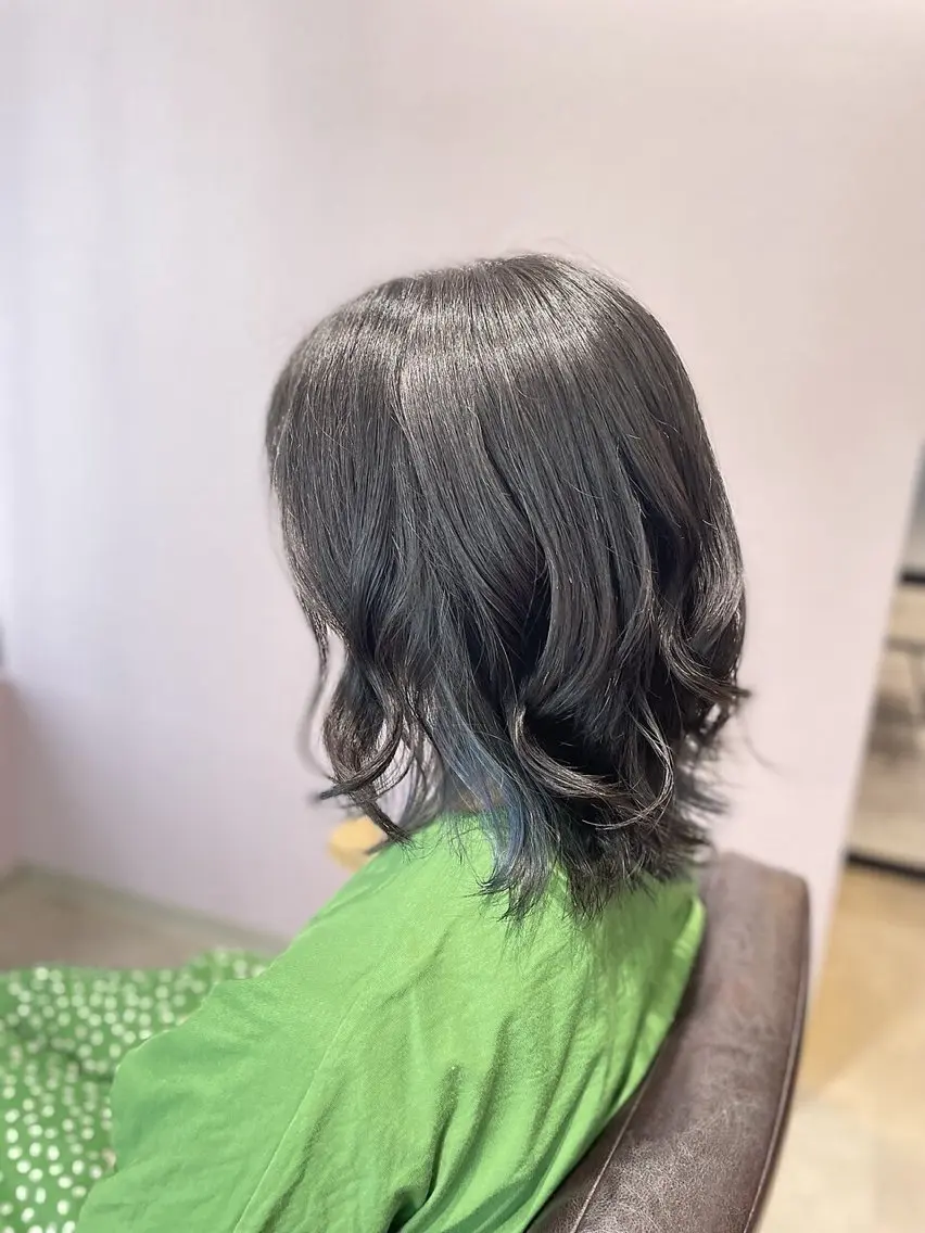 ミディアム 作野 潮織のヘアスタイル