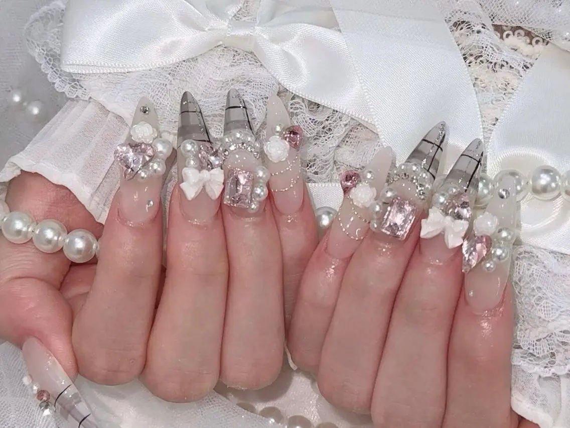 ネイル オーロラネイル ボルドー ブラウン 氷ネイル・うるうるネイル キラキラネイル ハンドネイル Sora  Nail 長さ出し専門店のネイルデザイン