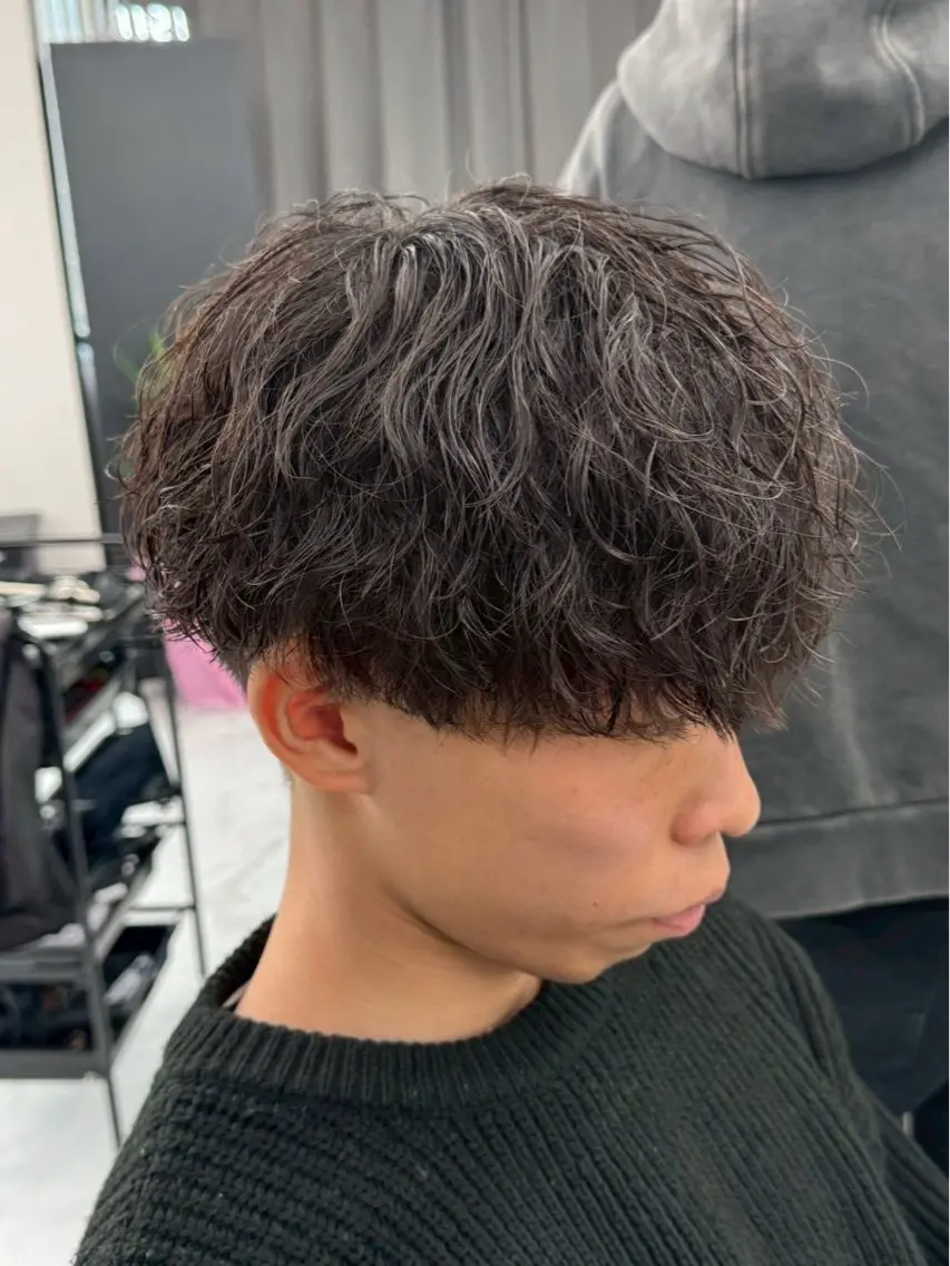ショート パーマ カット ヘアカラー パーマ 縮毛矯正 トリートメント メンズ特化美容師 中戸 滉のヘアスタイル